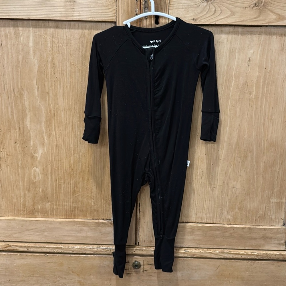Little Sleepies black zippy
